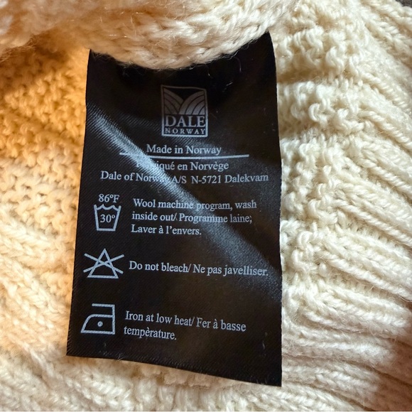 Dale of Norway 100% Wool Cable Knit Turtleneck Sweater. SZ | M Fisherman - Picture 9 of 16